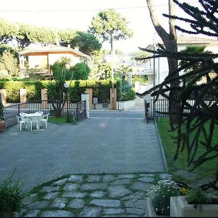 Hotel Giulio Cesare 3* Cinquale